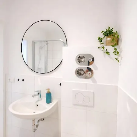 Zentral & Komfortabel: 2 Schlafzimmer, Free Wifi Ruedesheim am Rhein